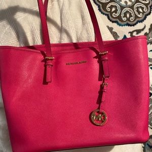 Michael Kors - flamingo pink tote